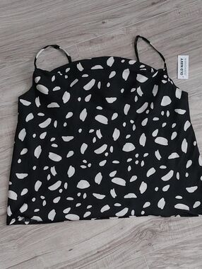 Old Navy Black & White Abstract Spot Cami